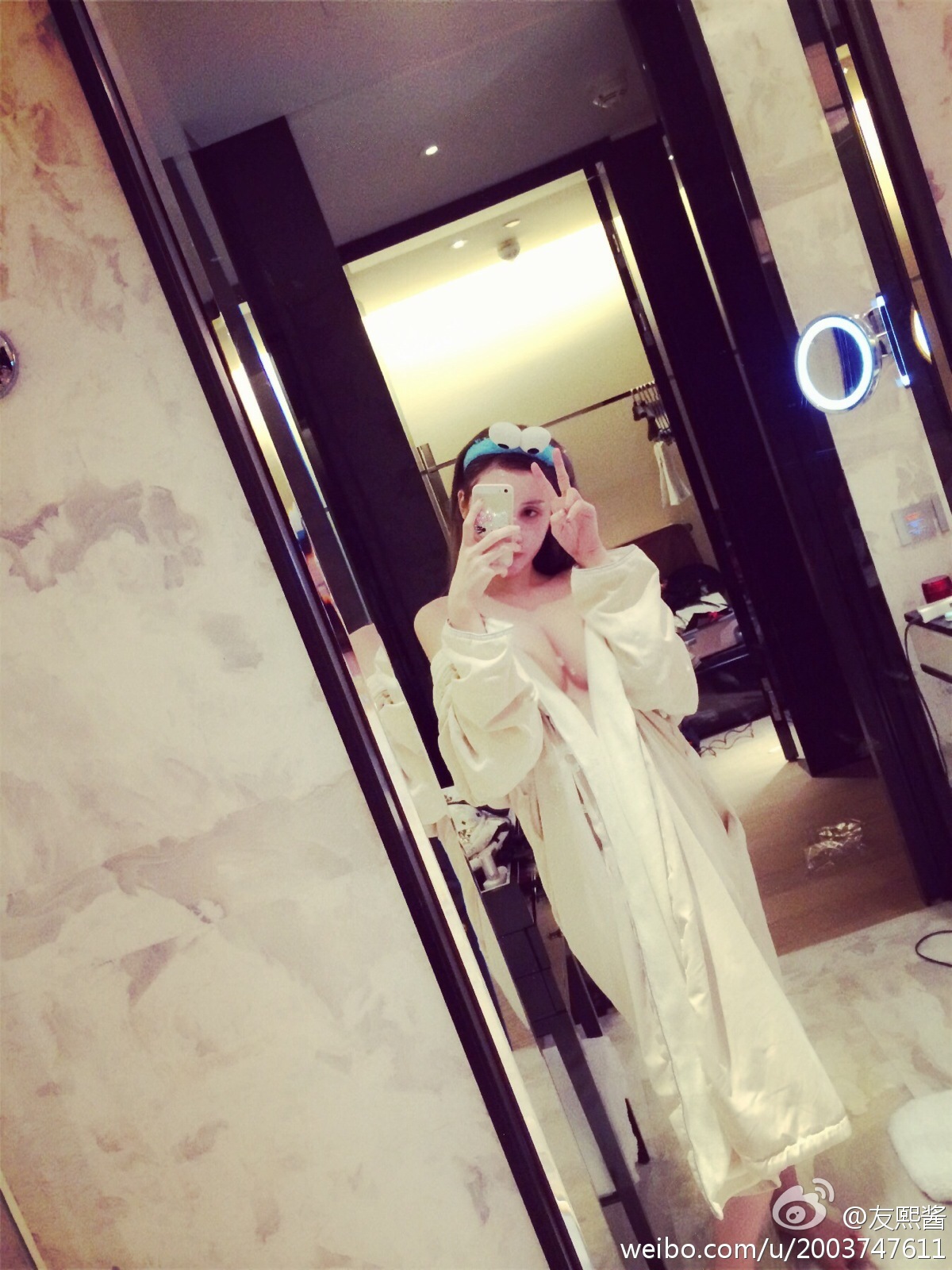 G罩美胸 火爆的辣子 友熙酱 微博自拍破解私密图片 2